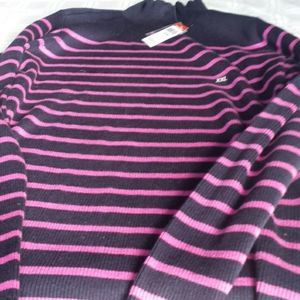 Shirt new with tags long sleeves